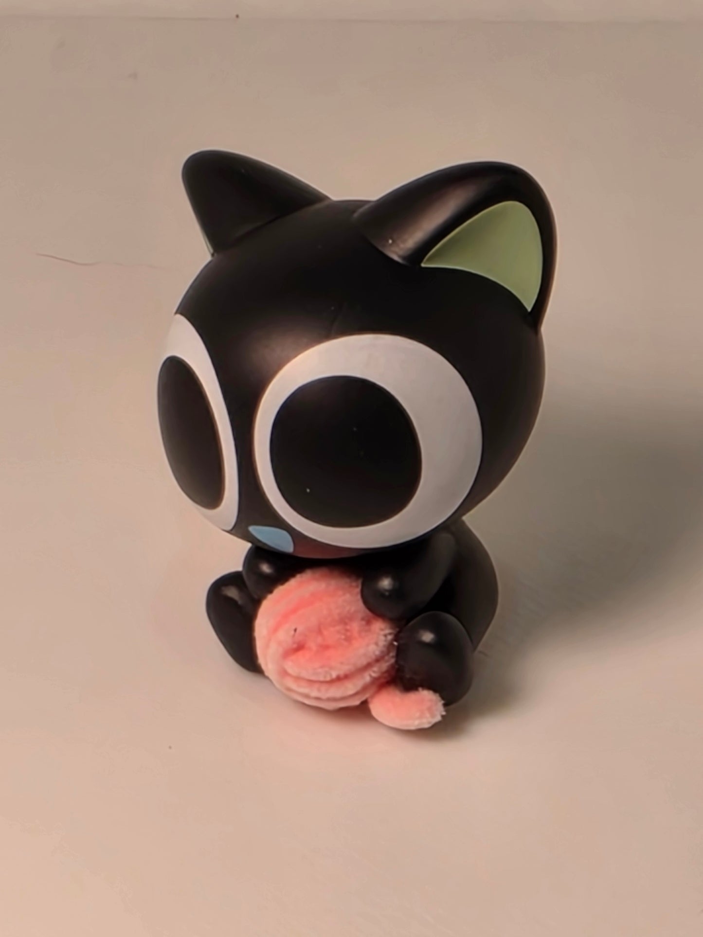 Luo Xiaohei  Daily Series - Ball Playing - Cat figure Loose