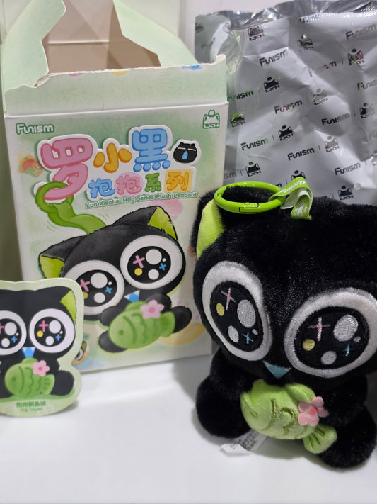 Luo Xiaohei Hug Series Plush Pendant (Opened / Displayed)