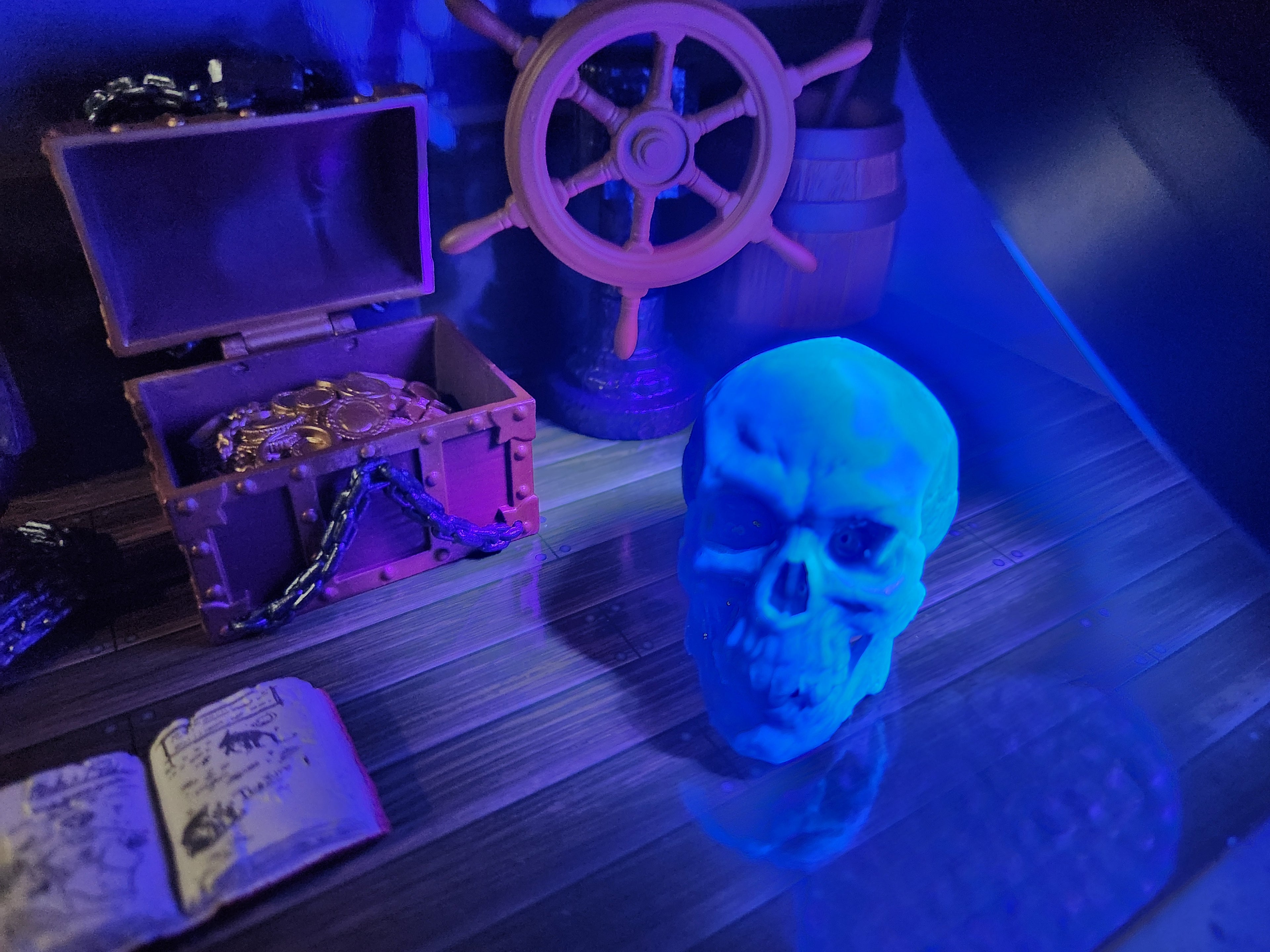 Skull Resin Figure - Black